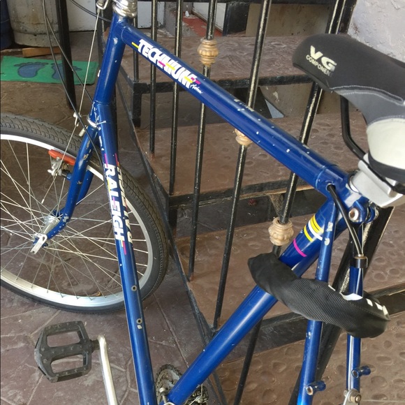 COPY - Raleigh Bike - Picture 2 of 3